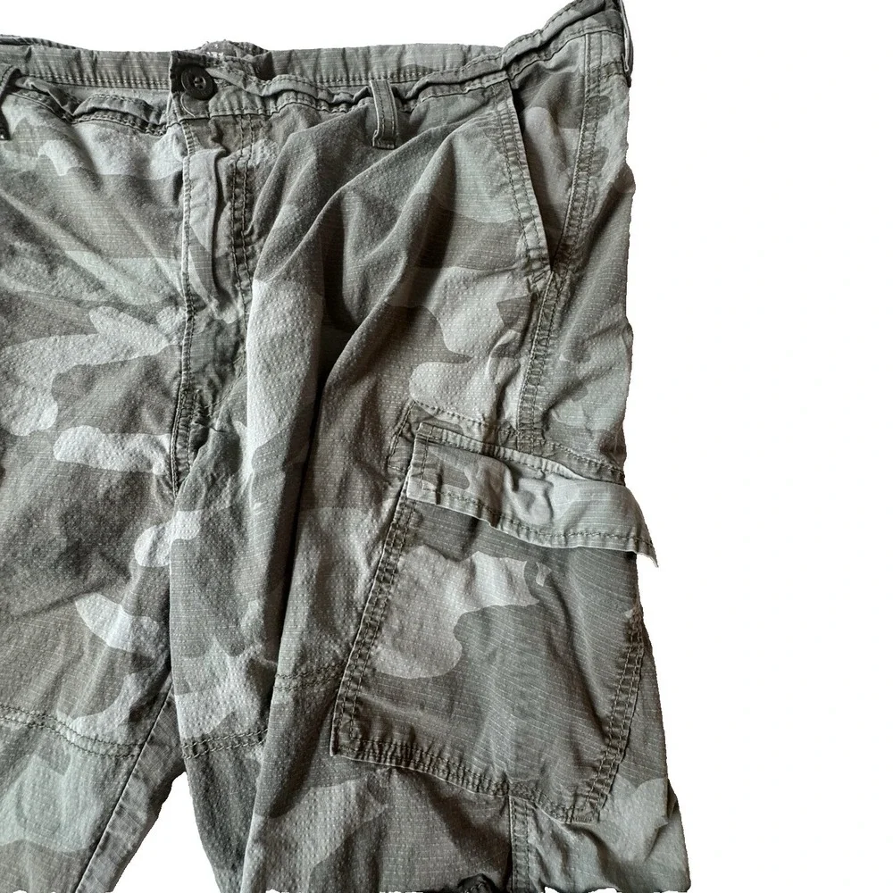 Levis Cargo Shorts Camo Men's 42 Rip Stop Woodland Utility Workwear Casual Faded